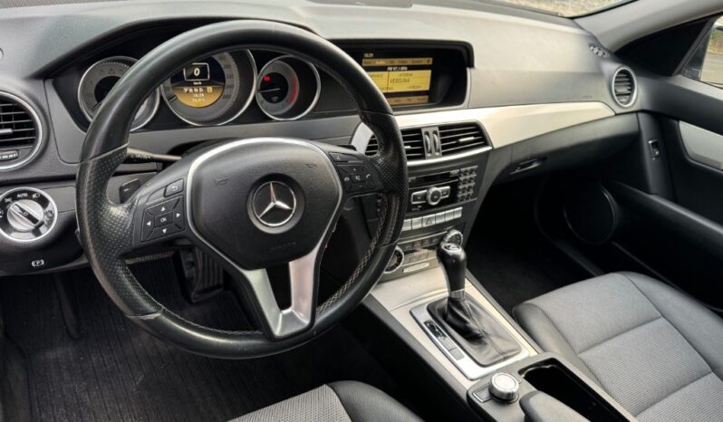 
								Mercedes-Benz C 220 CDI AMG full									