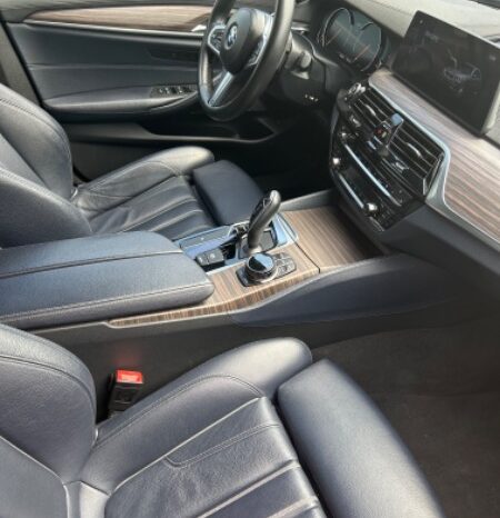 
								BMW 530 D XDRIVE full									