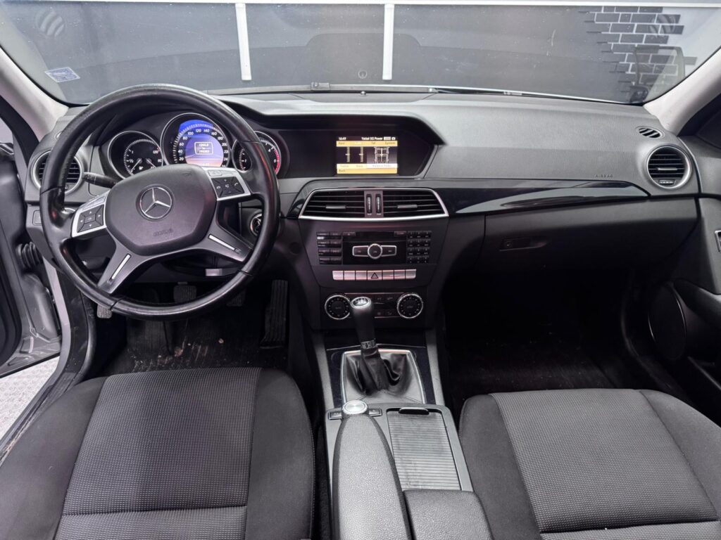 Mercedes-Benz C180 / 2012 MODEL