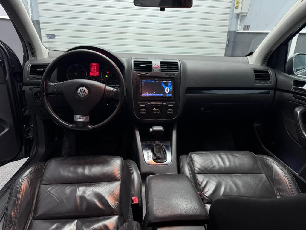 Volkswagen Golf 2.0 / 2008 Model