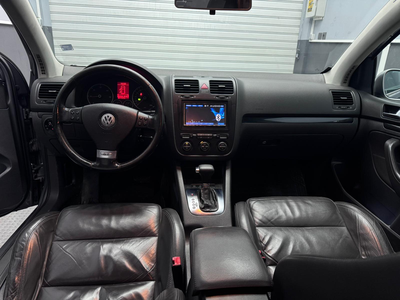 Volkswagen Golf 2.0 / 2008 Model