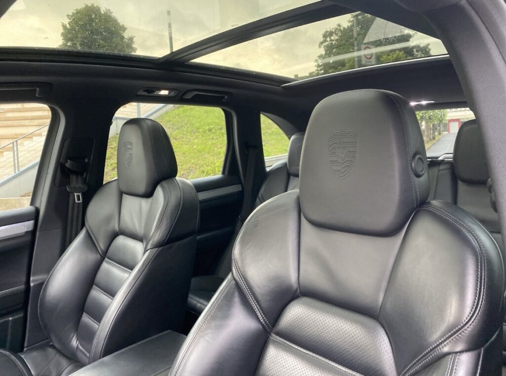 Porsche Cayenne Platinum Edition GTS Paket