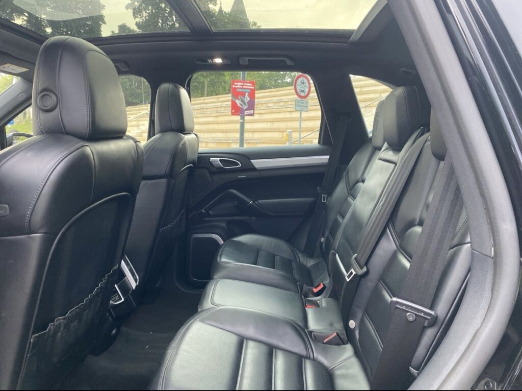 Porsche Cayenne Platinum Edition GTS Paket