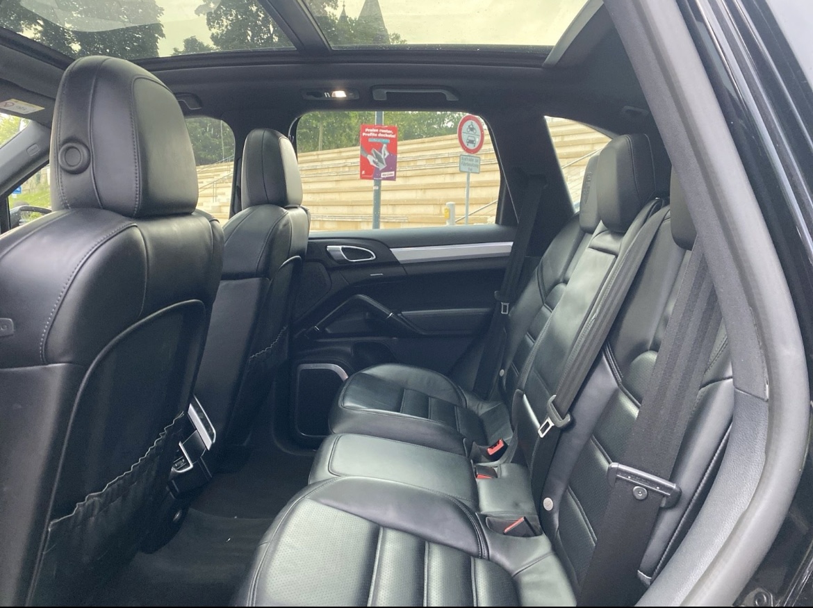 Porsche Cayenne Platinum Edition GTS Paket