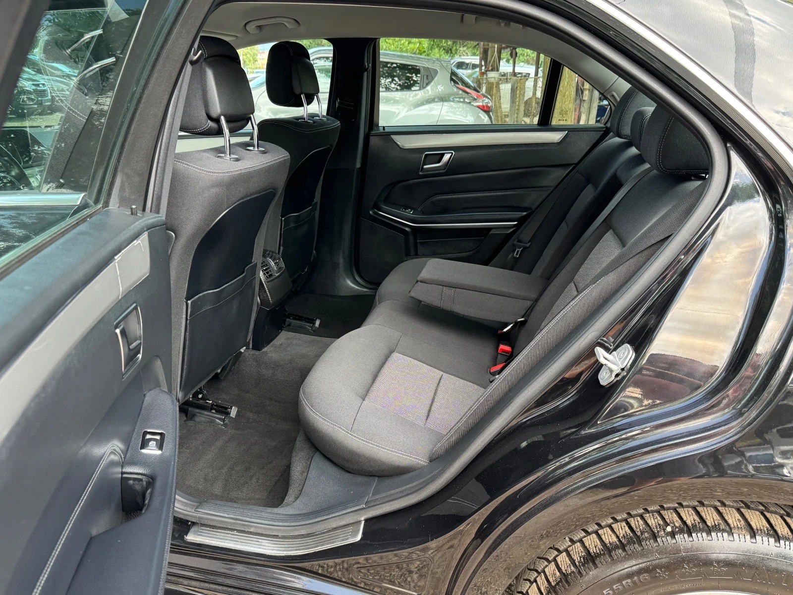 Mercedes-Benz E200