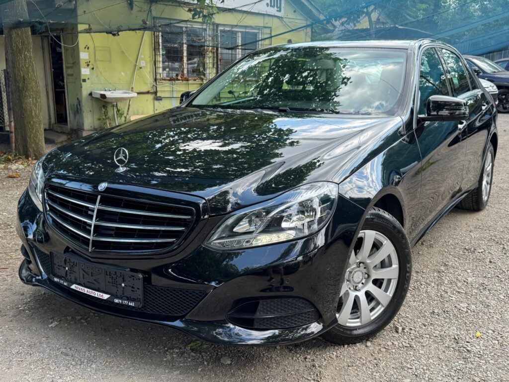Mercedes-Benz E200